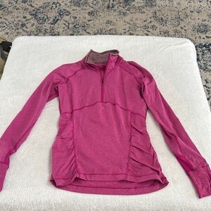 Lululemon Athletica Pink pullover w/ruched waist, front zipper pocket.